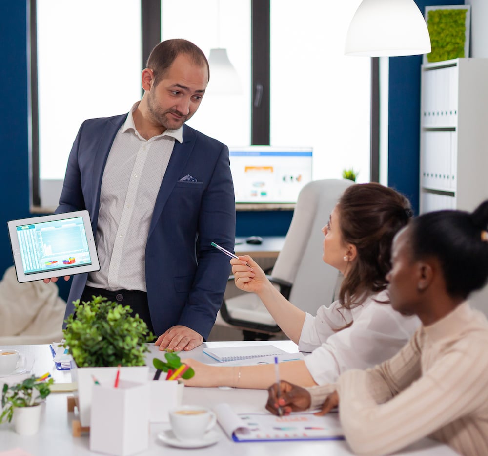 employee-asking-executive-questions-during-present-2022-01-19-00-09-55-utc employee-asking-executive-questions-during-present-2022-01-19-00-09-55-utc